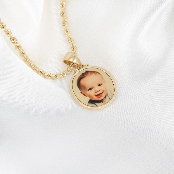 Real Solid Gold Small Oval Picture Pendant Necklace, Cute Minimalist Personalized Gift, Gift for Her