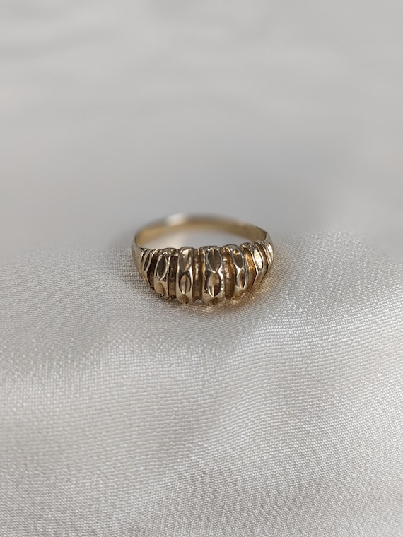 Vintage 14k Yellow Gold Textured Shrimp Ring - image 2