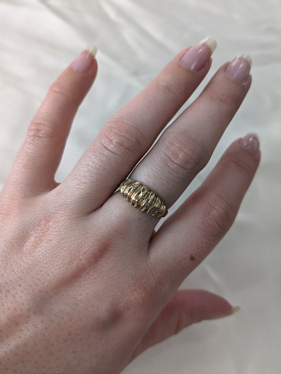 Vintage 14k Yellow Gold Textured Shrimp Ring - image 9