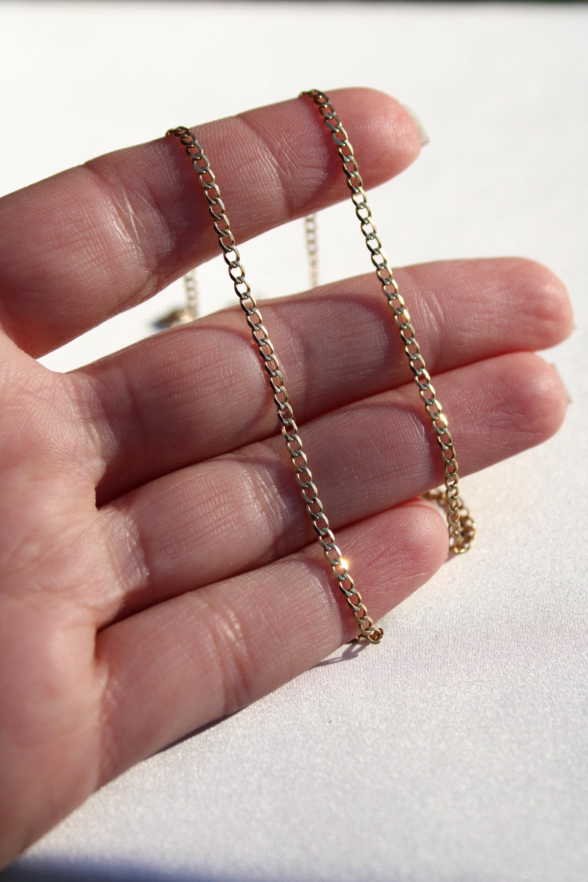 イタリア製 14K イエローゴールド スモールフラットチューブ 中空フープイヤリング 金属 偽　並行輸入品 14K イエロー ゴールド イタリアン フラット カーブ チェーン 20