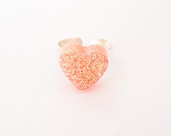 Glittery baby pink resin mini heart ring