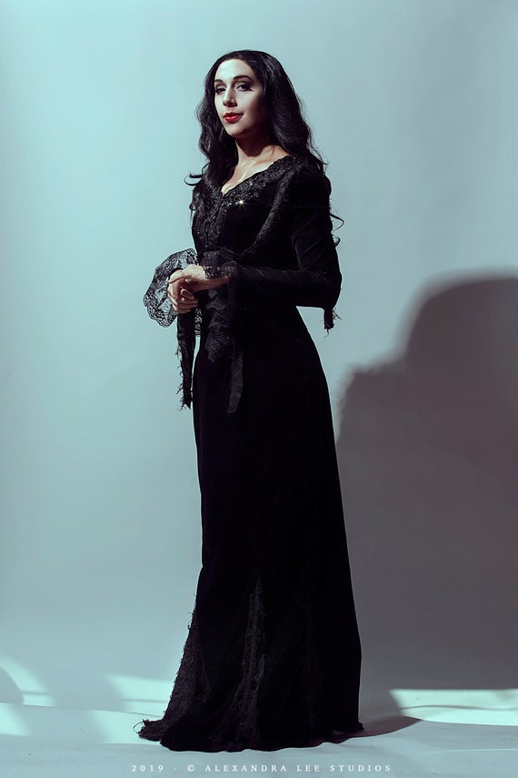 dress morticia addams