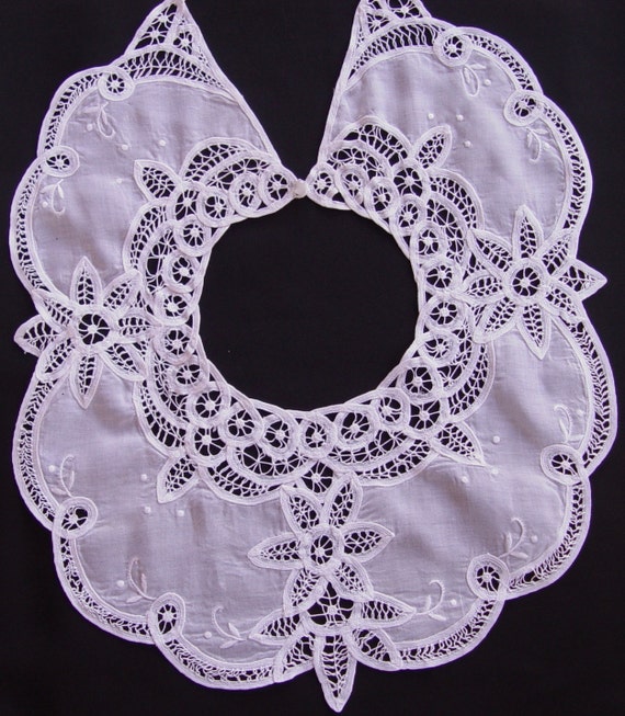 Detachable Lace Collar w/Pearl-Like Button ~ Vict… - image 5