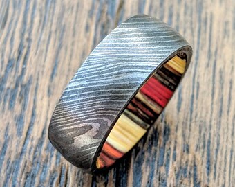 Anillo de acero damasco, interior de madera, anillo hecho a pedido, anillo de hombre de 8 mm, anillo unisex, anillo de hombre, anillo personalizado, banda de boda personalizada