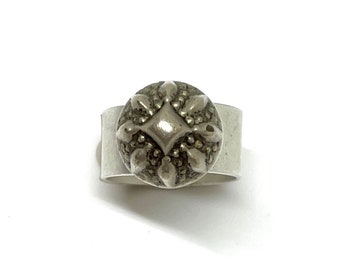 Vintage Button Ring
