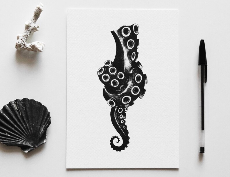 Stampa KNOT illustrazione di un tentacolo di polpo con un nodo disegno in penna nera realizzato durante l'Inktober A5, A6 immagine 1