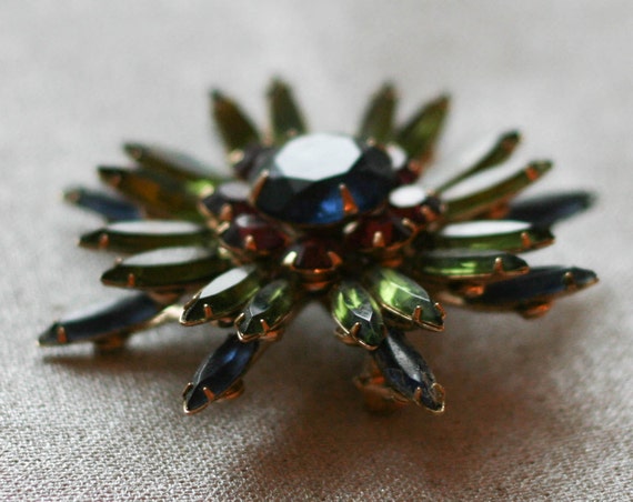 Vintage Costume jewelry flower pin - image 2