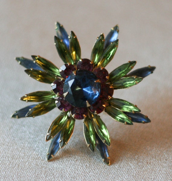 Vintage Costume jewelry flower pin - image 3