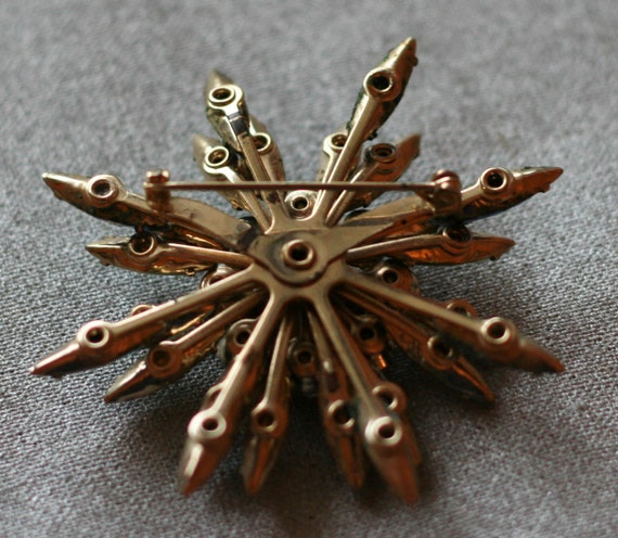 Vintage Costume jewelry flower pin - image 4