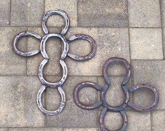 Cruz de Zapato de Caballo 2