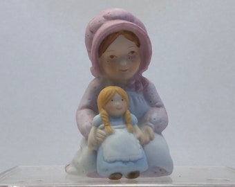 Vintage 1984 Holly Hobbie Miniature Figurine "Little Mother" Holly & Her Dolly Series XI