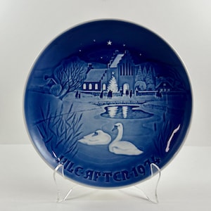 Vintage 1974 B&G Christmas Plate: &quot;Landsbyful&quot; Village Scene
