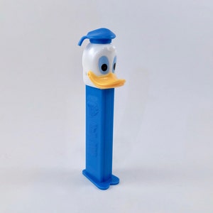Vintage 1990s Walt Disney Blue Donald Duck 4.9 Pez Dispenser