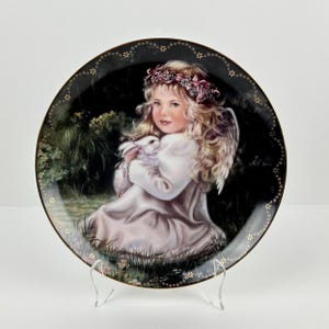 Vintage 1996 Bradford Exchange - Heaven's Little Sweethearts Collection - An Angel's Love Limited Edition Collectible Plate
