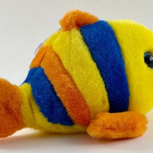 Vintage Copyright 1994 MJC - Swibco Puffkins - Jules The Striped Fish Plush Style 6692 bild 4