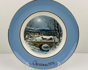 Vintage 1979 Avon Christmas Plate Series - Seventh Edition "Dashing Through The Snow" Collectors Plate