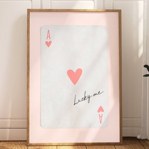Blush Pink Wall Art, Retro Ace Of Hearts Print, Lucky Me Poster, Cyfrowe Vintage Grafiki Kart, Modny Wystrój Domu, Preppy Wall Decor