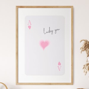 Lucky You Wall Art, stampa di carte Ace alla moda, poster di carte da gioco rosa cipria, arredamento per la stanza preppy, arredamento da parete retrò e funky, opera d'arte estetica Ace