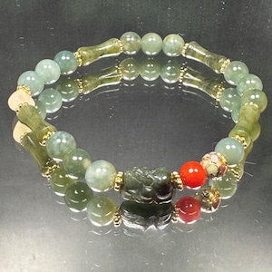 Jadeit Pixiu Armband: Geschnitzte Jade, Bambusachat Cloisonne, Elastisches Armband