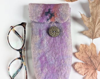 Handmade Felted Wool Sunglasses Case: Light Purple Protective Pouch