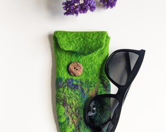 Wet felted bright green sunglasses case, wool pouch, Christmas gift for her, hippie phone case, reading glasses sleeve, glasses cover