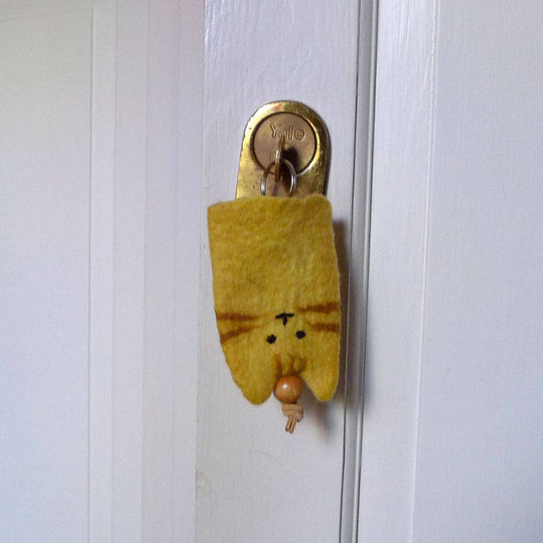 Soft pull up key case, felted key purse, the pet parent gift, cat key holder, ginger cat, gift for the cat lover with the box, cat key ring image 4