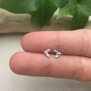 Tiny Hammered Chevron Stud Earrings in Sterling Silver. Sterling Silver Posts. Geometric Studs. Basic Shape Earrings. Minimalist Jewelry.