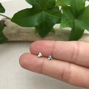 Tiny Hammered Triangle Stud Earrings in Sterling Silver. Sterling Silver Posts. Geometric Studs. Basic Shape Earrings. Minimalist Jewelry.