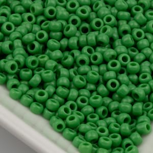 Toho Seed Beads 8/0 Bright Green Opaque (#47) 15g 10642155