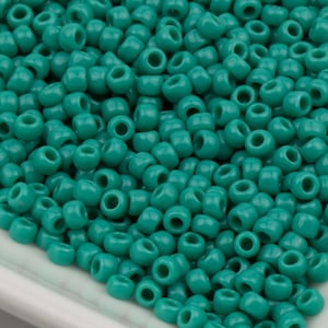 Toho Seed Beads 8/0 Green Turquoise Opaque (#55D) 15g 10642161