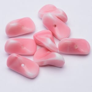 8 pcs Perles allemandes torsadées rectangulaires plates 13 x 7 mm, marbré rose 10232001