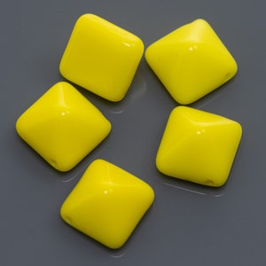 Vintage German Glass Beads Lt. Yellow Pyramid 10x10mm 8pcs 10242004