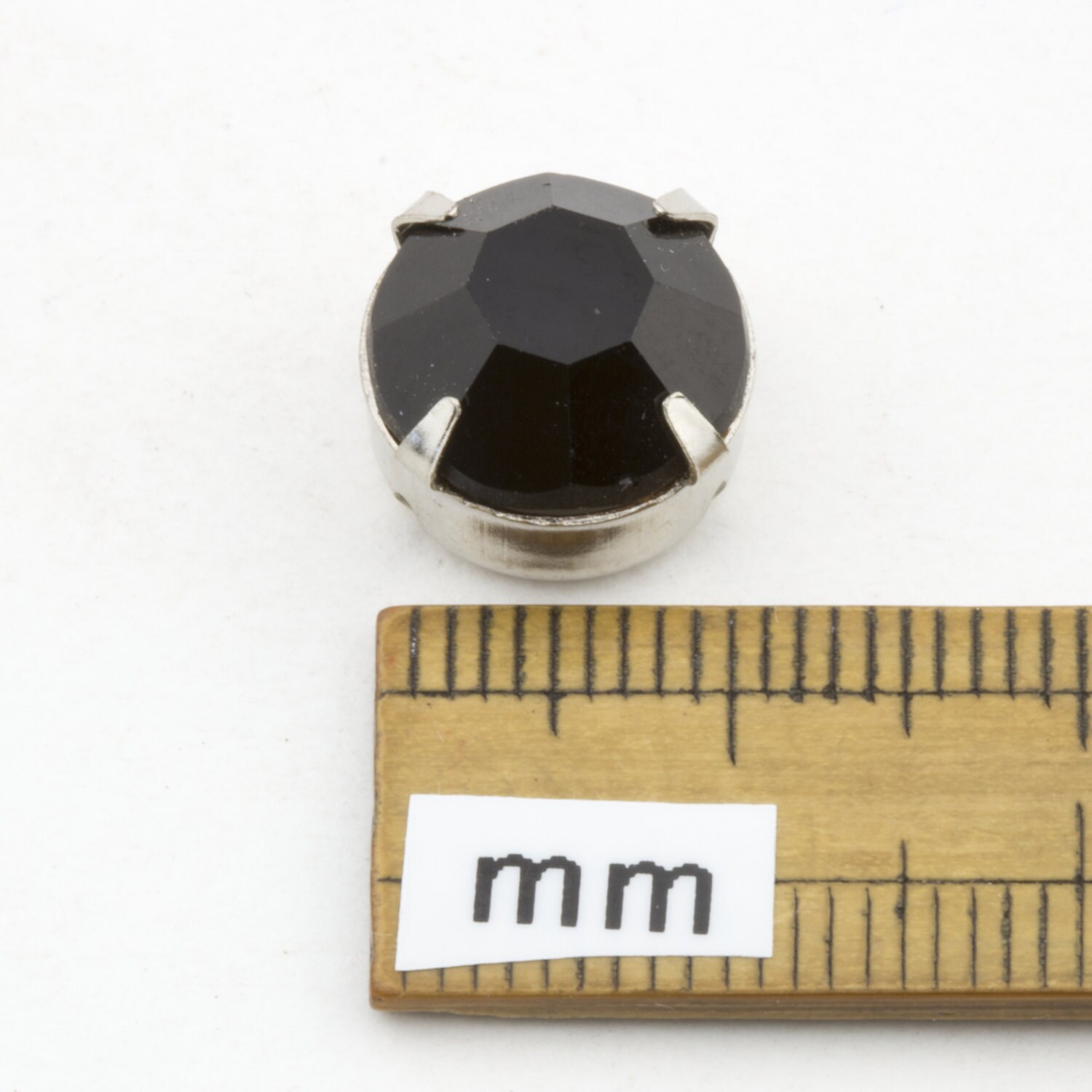 スワロフスキー　no11 Vintage Swarovski Jet 47ss (11mm) Rhinestones Chantons W/ Prong