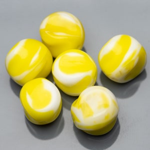 Vintage German Glass Beads Yellow/White Twisted Round 14mm 6pcs 10241076