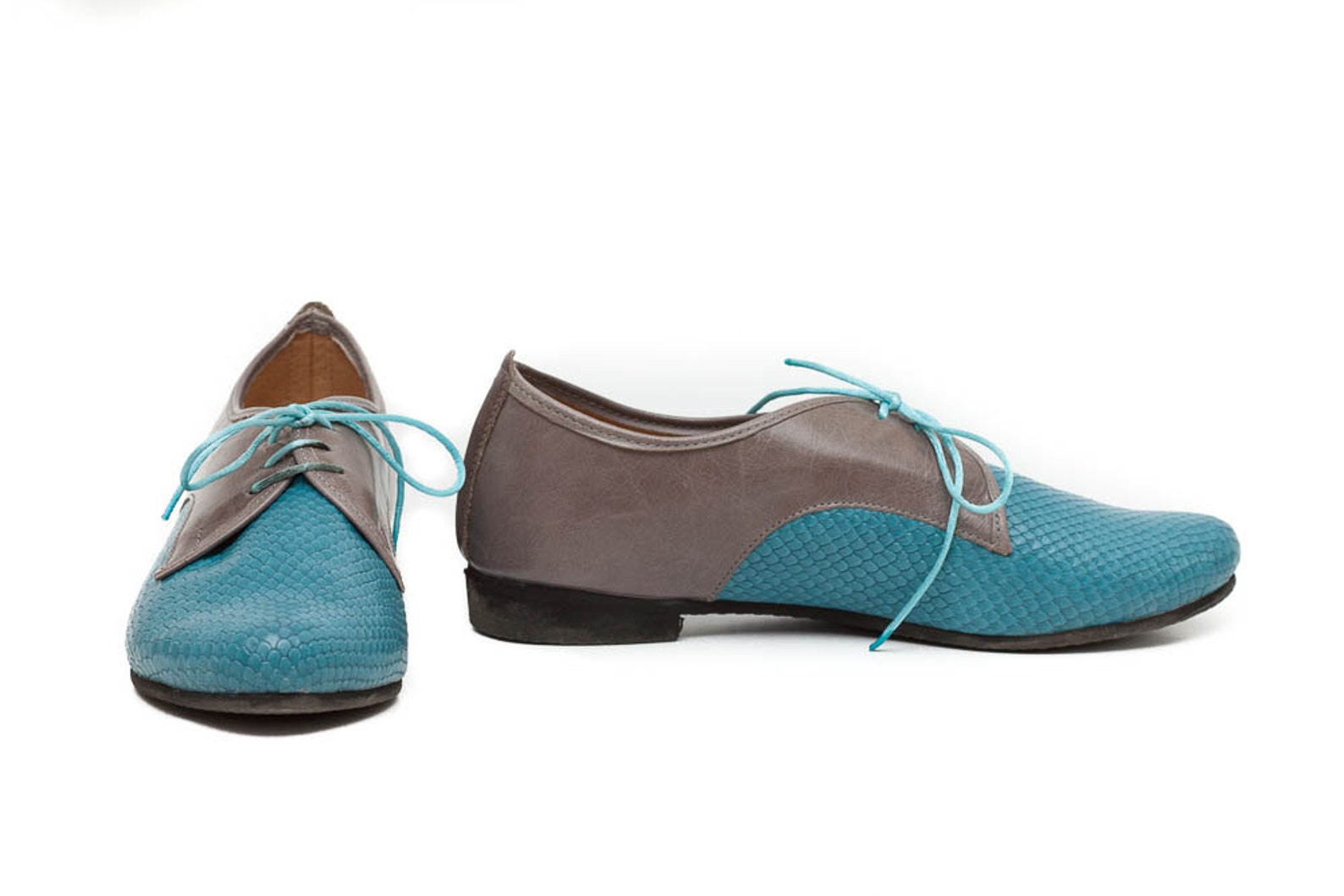 turquoise shoe cream