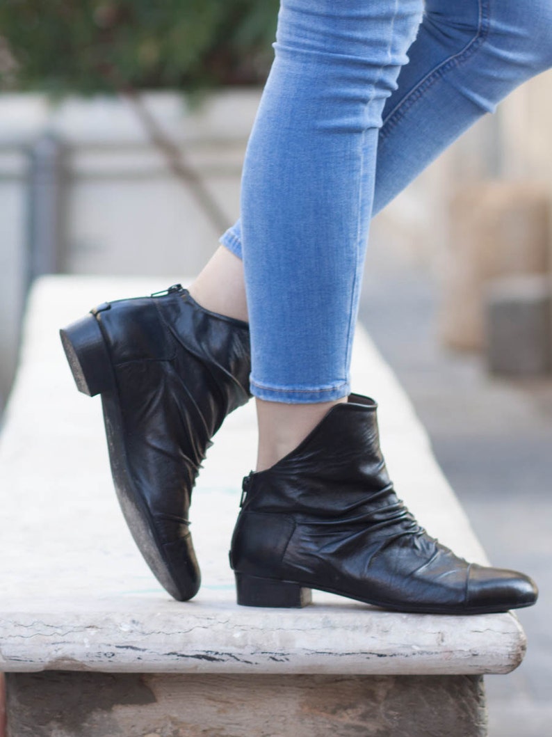 Ankle Boots Cluster aus Leder zurückhaltende Luxus Konnotation NEW damen Turnschuhe