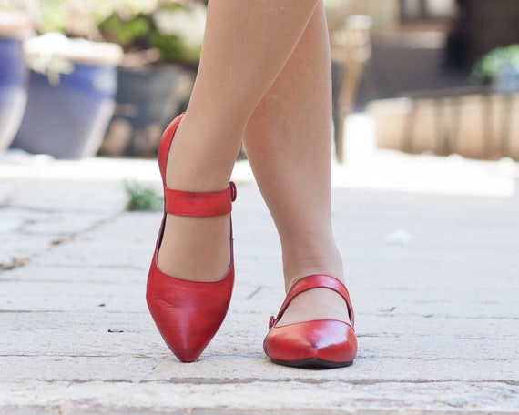 red flat shoes wide width
