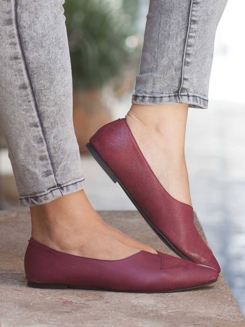 ladies leather flats shoes