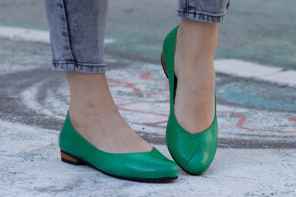 metallic green shoes