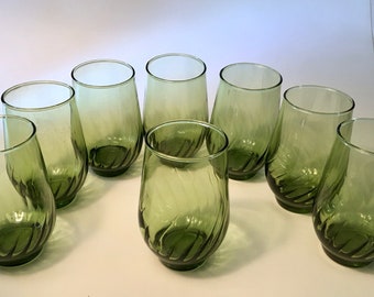 Set of 8 vintage wavy swirly green glass tumblers - 4.5 inches tall