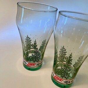 Vintage COCA-COLA Christmas Glasses, Holiday Pine Tree Tumblers, Holly  Berry Band, Coke Green Glass, Kitchen Glassware, Set of 4 