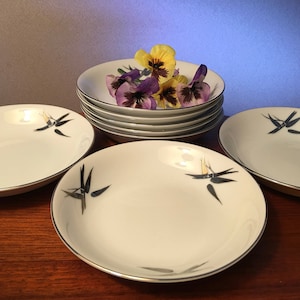 Set of eight DeVille &quot;Matrimony&quot; fine china fruit or dessert sauce bowls with silver platinum bamboo and leaves made in Japan