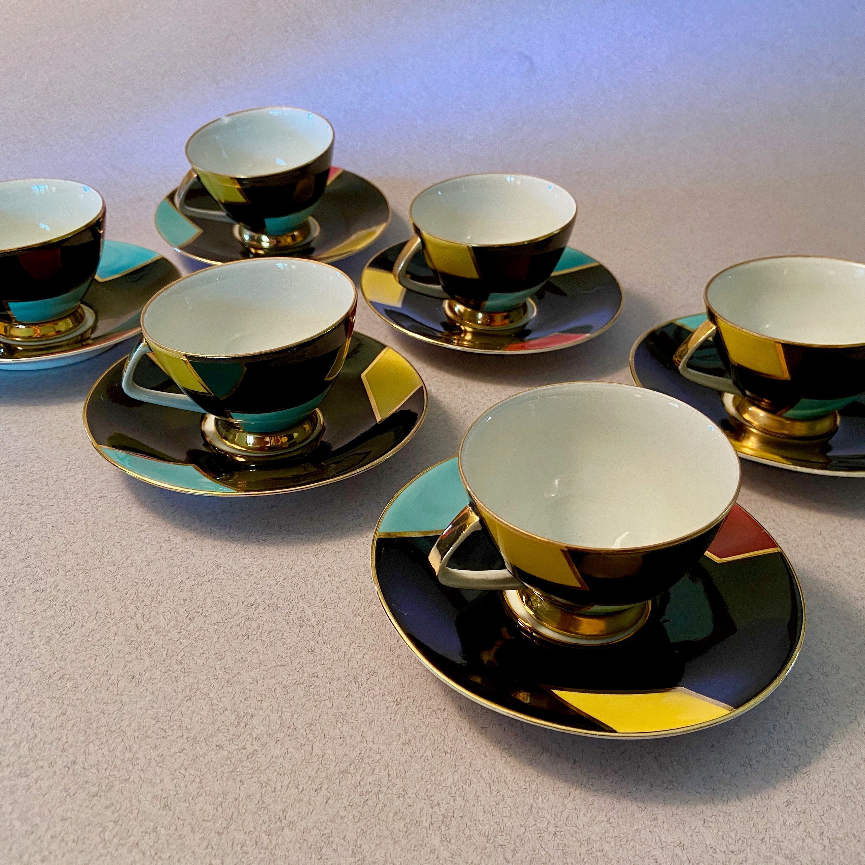 ブレ−マ−＆シュミット　ヴィンテージ　カップ＆ソ−サ−　ドイツ製 SALE! Set of Six Vintage Porcelain Cup and Saucer Sets From