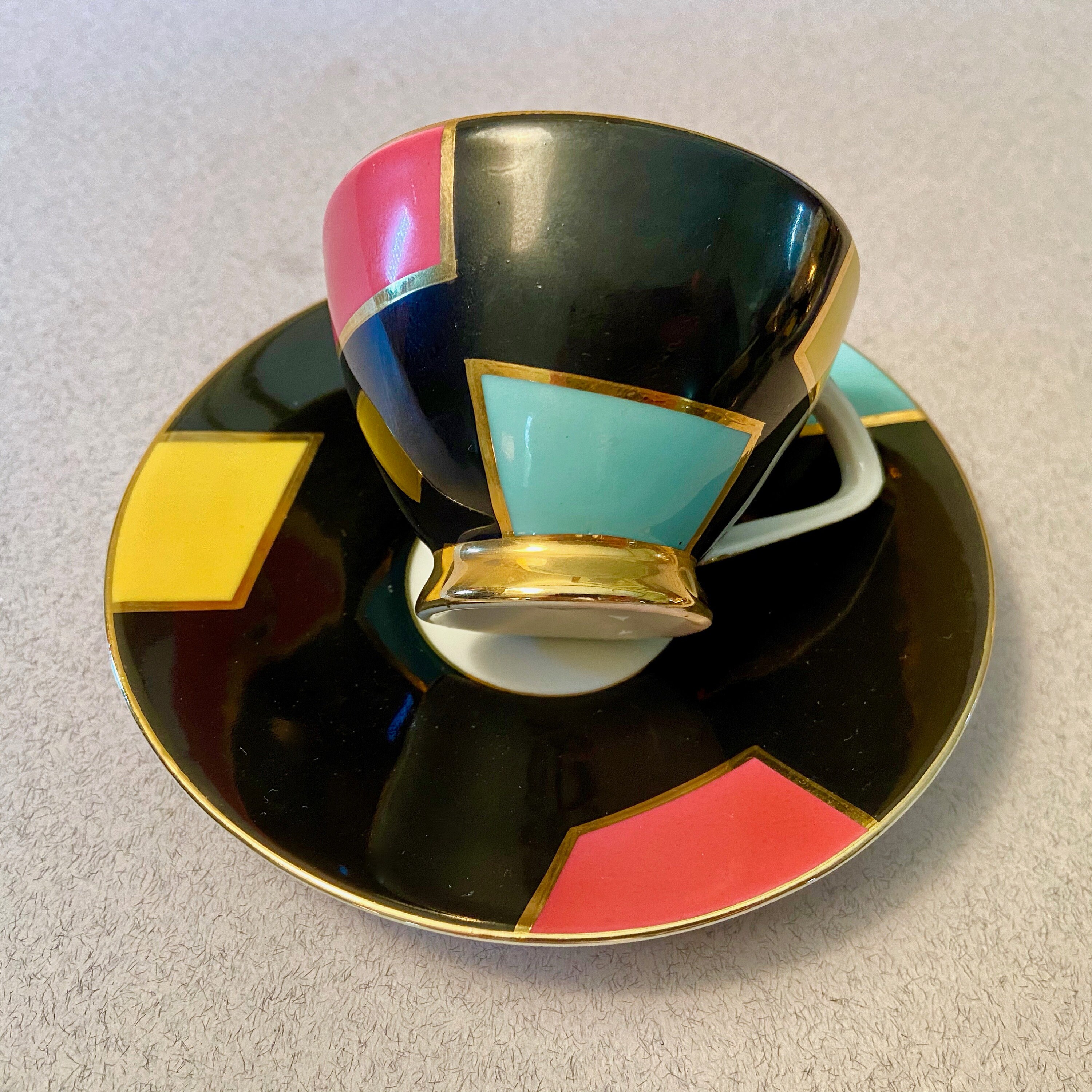 ブレ−マ−＆シュミット　ヴィンテージ　カップ＆ソ−サ−　ドイツ製 SALE! Set of Six Vintage Porcelain Cup and Saucer Sets From