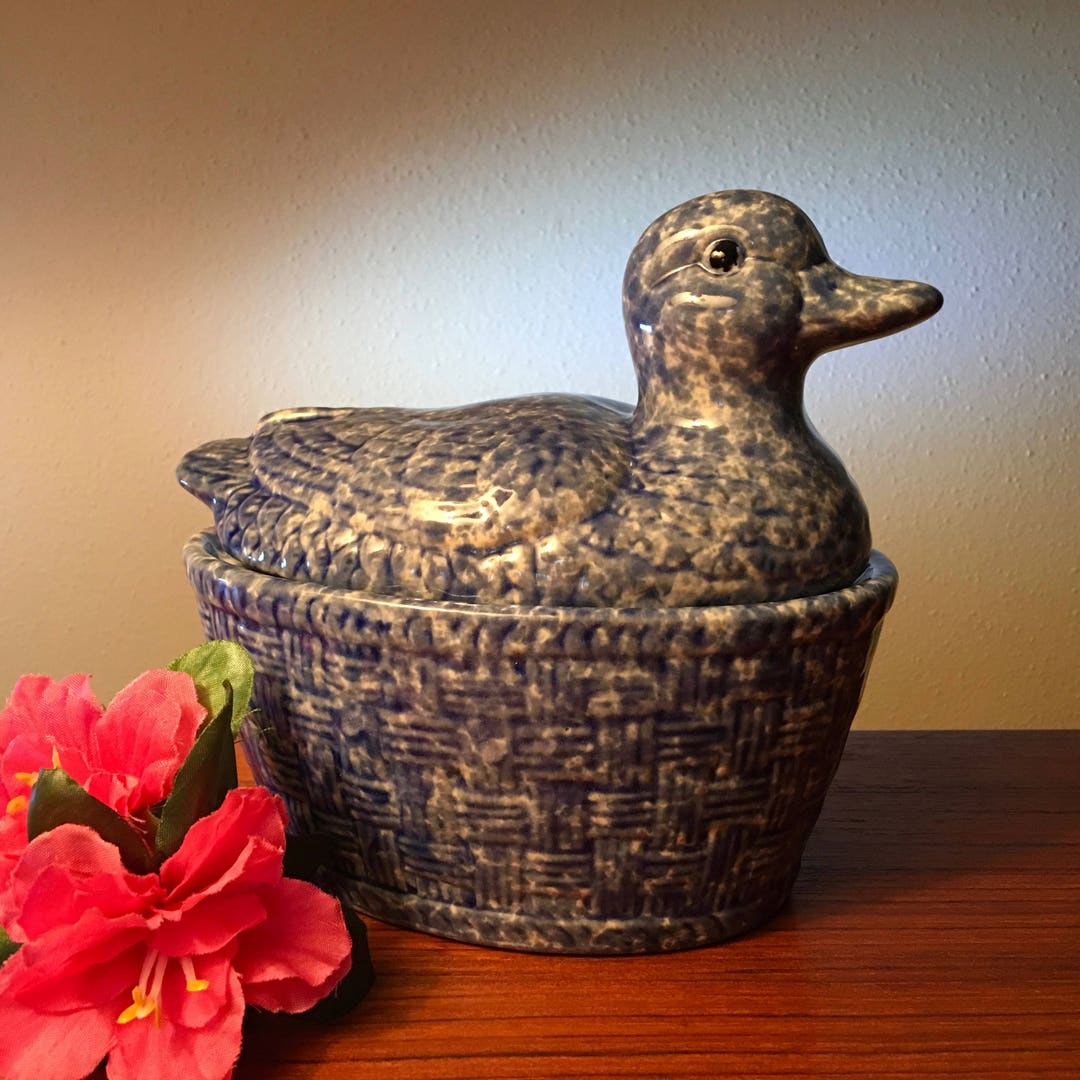 Vintage Glazed Blue Sponged Pottery duck-on-nest Covered Dish - Etsy