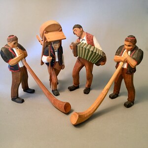 Long wooden swiss horns deals