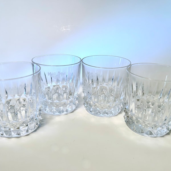 Set of 4 or 8 vintage clear cut old fashioned glasses with subtle etched people on one side