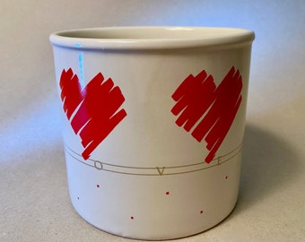1987 Inarco "LOVE" planter or vase with red artsy hearts made in Korea
