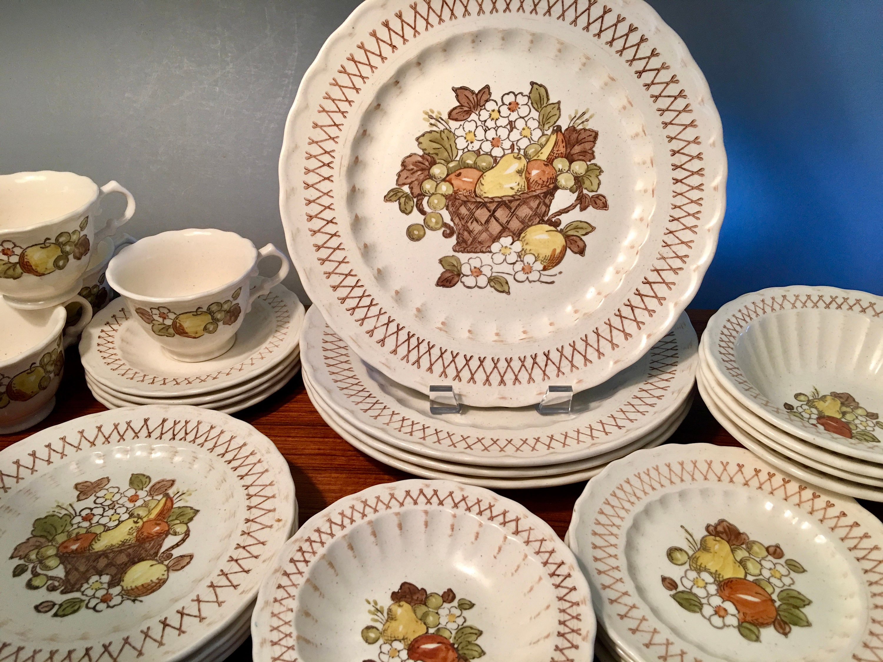  DOLTON ☆CORONET☆vintage食器セット ROYAL DOLTON ☆CORONET☆vintage食器セット