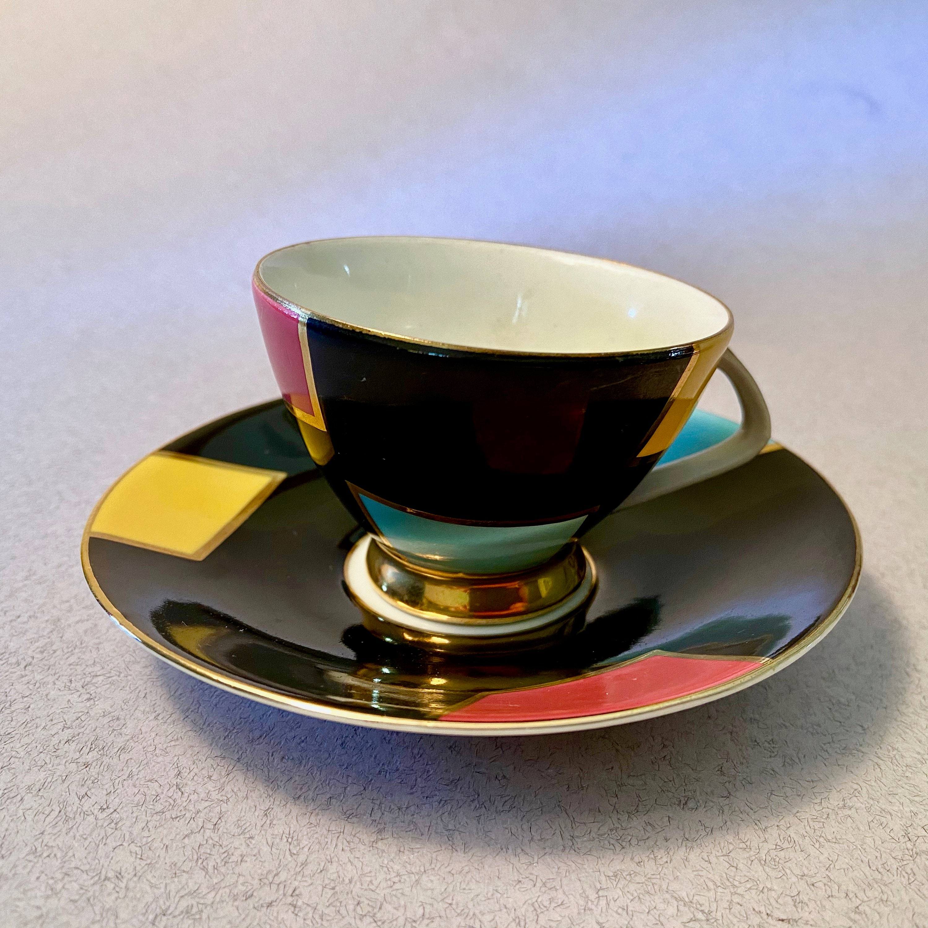 ブレ−マ−＆シュミット　ヴィンテージ　カップ＆ソ−サ−　ドイツ製 SALE! Set of Six Vintage Porcelain Cup and Saucer Sets From